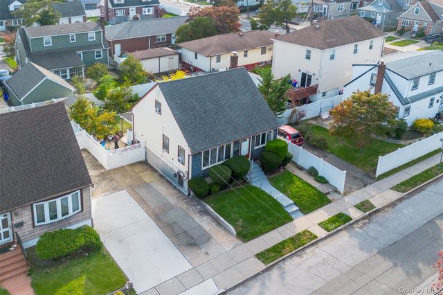 142 Washington Avenue, Valley Stream, NY 11580