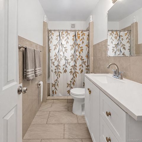142 Washington Avenue, Valley Stream, NY 11580