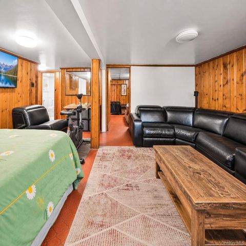 142 Washington Avenue, Valley Stream, NY 11580