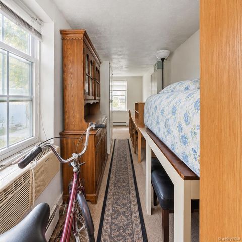 142 Washington Avenue, Valley Stream, NY 11580