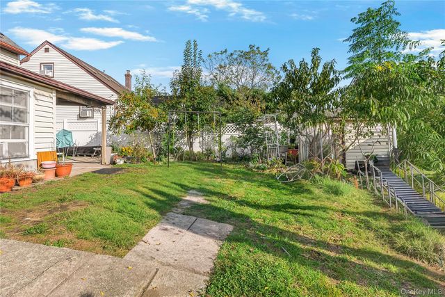 142 Washington Avenue, Valley Stream, NY 11580