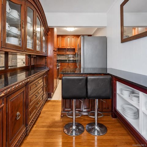 142 Washington Avenue, Valley Stream, NY 11580
