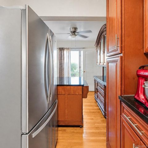 142 Washington Avenue, Valley Stream, NY 11580