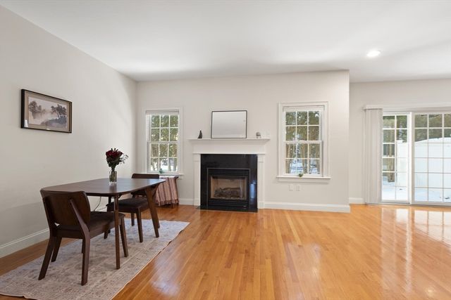 725 Boston Post Rd 12, Sudbury, MA 01776