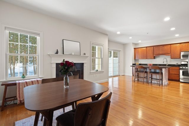 725 Boston Post Rd 12, Sudbury, MA 01776