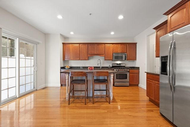 725 Boston Post Rd 12, Sudbury, MA 01776