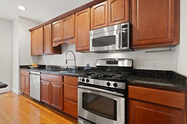 725 Boston Post Rd 12, Sudbury, MA 01776