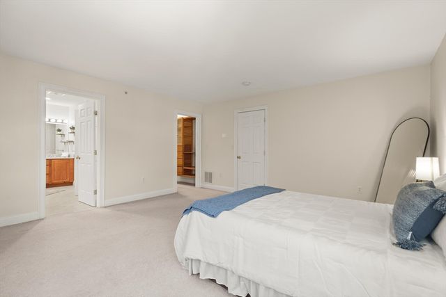 725 Boston Post Rd 12, Sudbury, MA 01776