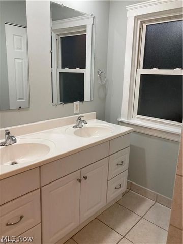 3704 Dawning Avenue, Cleveland, OH 44109