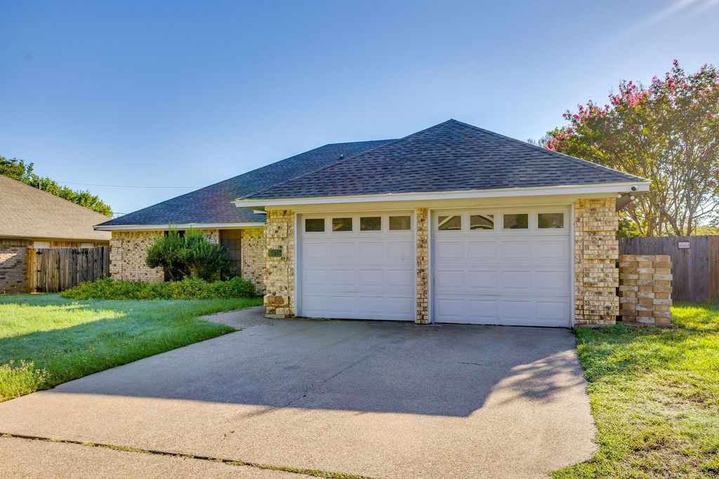 6015 Kenilworth Drive, Arlington, TX 76001 — photo 2