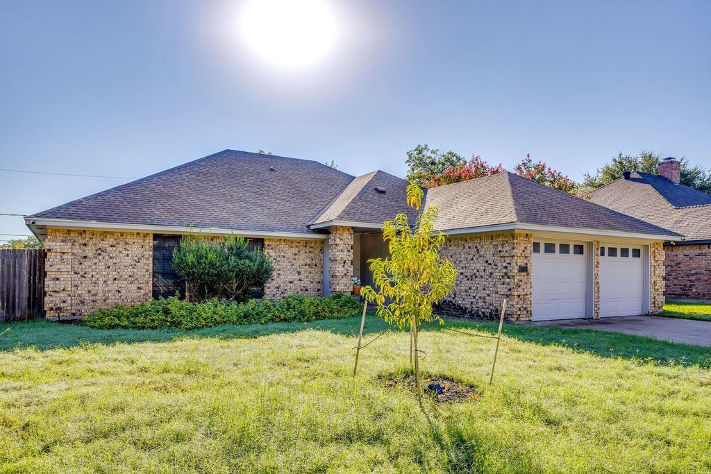 6015 Kenilworth Drive, Arlington, TX 76001 — photo 3