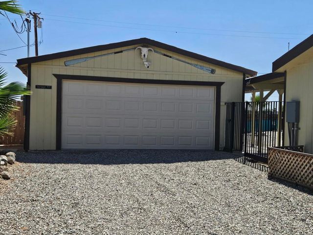 2872 Crystal Lake Avenue, Thermal, CA 92274