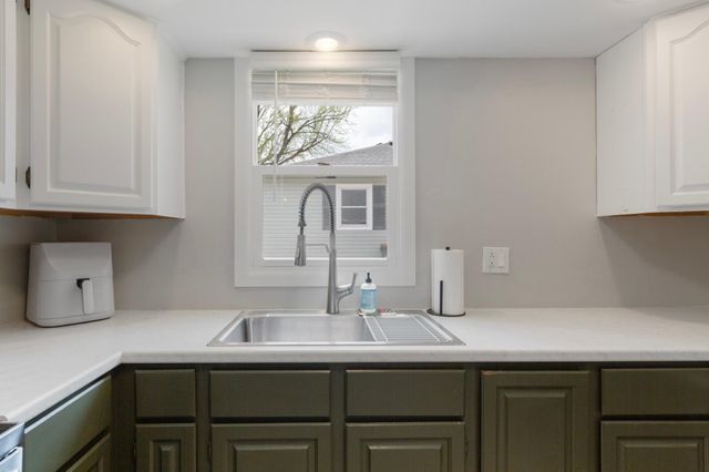 1648 2nd Avenue NE, Rochester, MN 55906