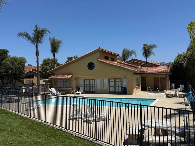 204 Woodland Pkwy 117, San Marcos, CA 92069