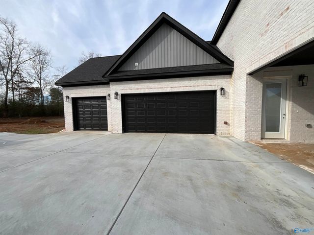 2031 Sarah Lane, Decatur, AL 35603