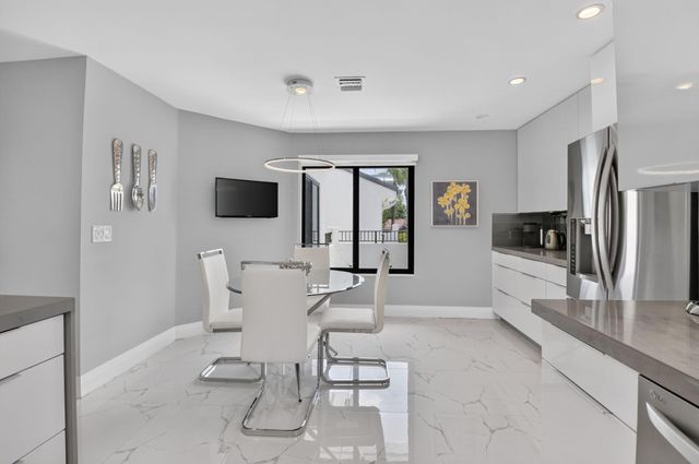 7665 Glendevon Lane 1605, Delray Beach, FL 33446