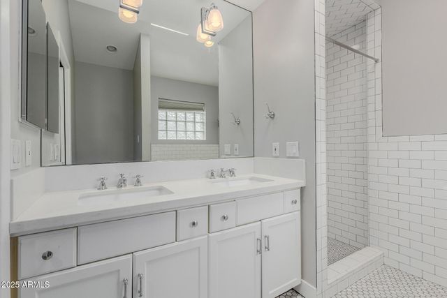 5001 E MITCHELL Drive, Phoenix, AZ 85018