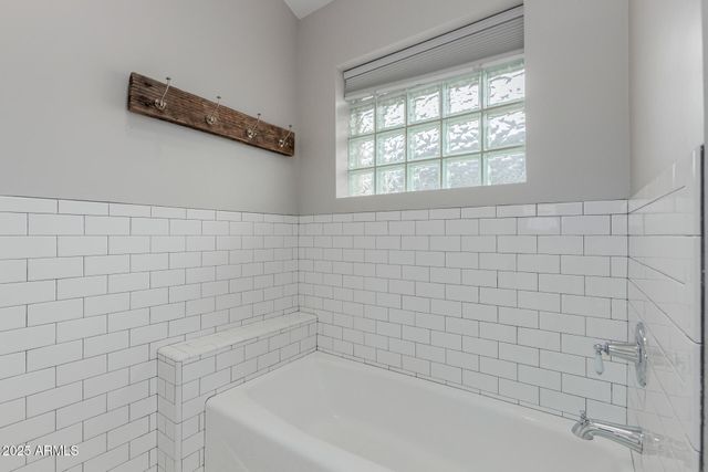 5001 E MITCHELL Drive, Phoenix, AZ 85018