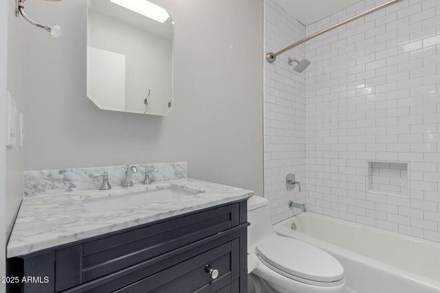 5001 E MITCHELL Drive, Phoenix, AZ 85018