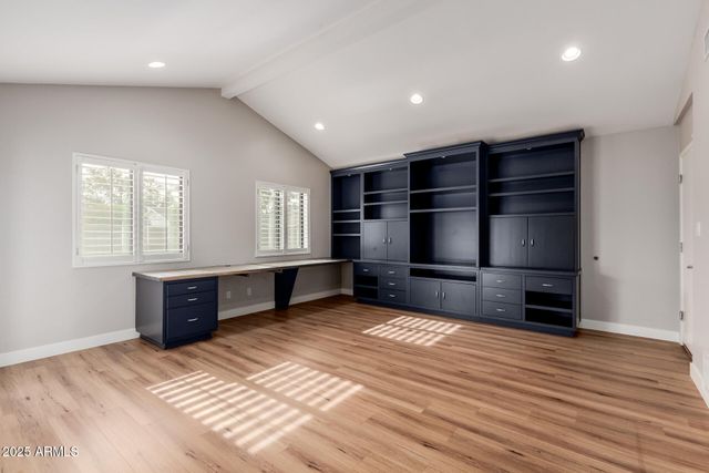 5001 E MITCHELL Drive, Phoenix, AZ 85018