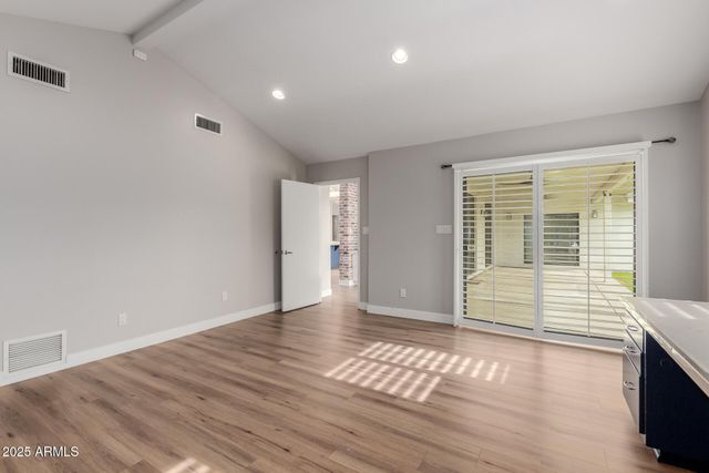 5001 E MITCHELL Drive, Phoenix, AZ 85018