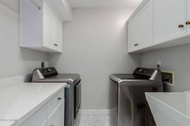 5001 E MITCHELL Drive, Phoenix, AZ 85018