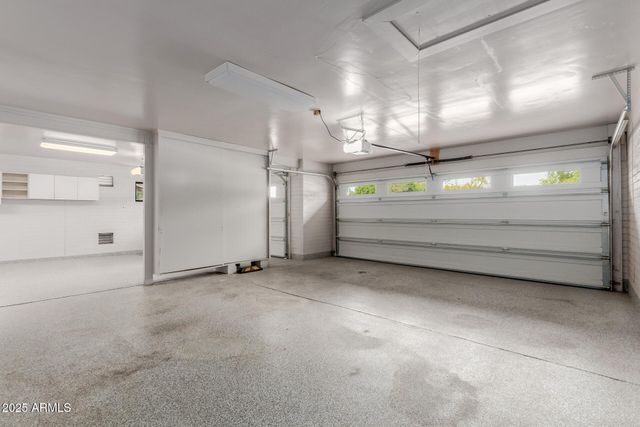 5001 E MITCHELL Drive, Phoenix, AZ 85018