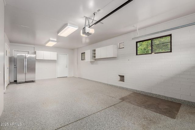 5001 E MITCHELL Drive, Phoenix, AZ 85018