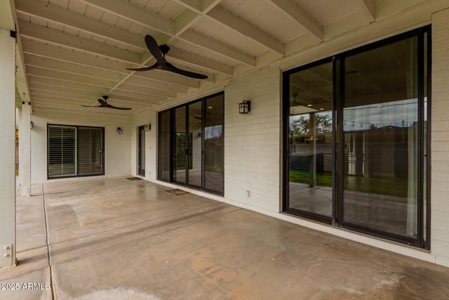 5001 E MITCHELL Drive, Phoenix, AZ 85018