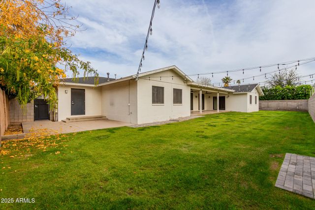 5001 E MITCHELL Drive, Phoenix, AZ 85018