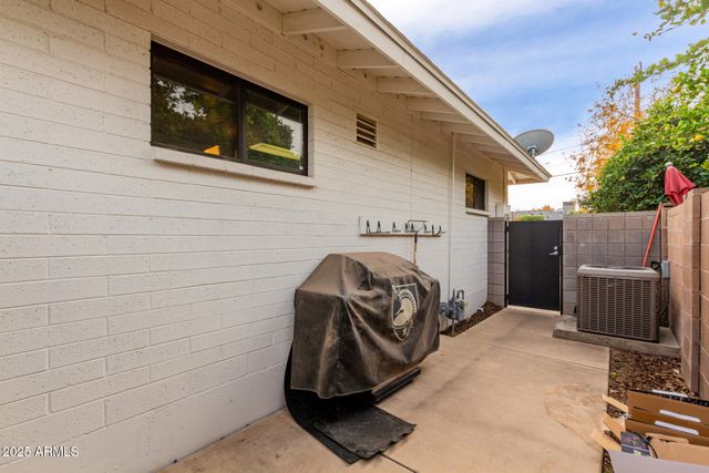 5001 E MITCHELL Drive, Phoenix, AZ 85018