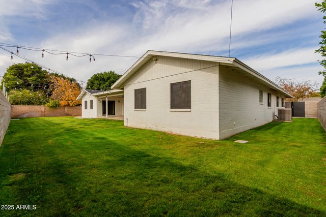 5001 E MITCHELL Drive, Phoenix, AZ 85018