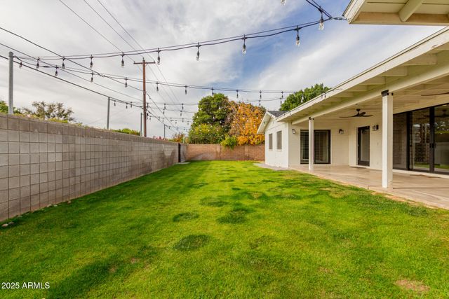 5001 E MITCHELL Drive, Phoenix, AZ 85018