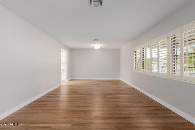 5001 E MITCHELL Drive, Phoenix, AZ 85018