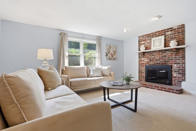 51 Hosmer St, Acton, MA 01720