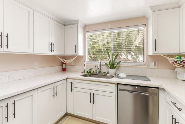 1574 5th Ave, Olivehurst, CA 95961