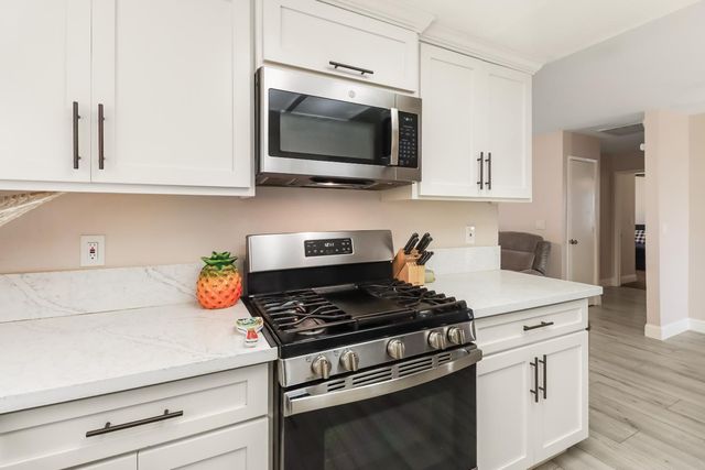 1574 5th Ave, Olivehurst, CA 95961