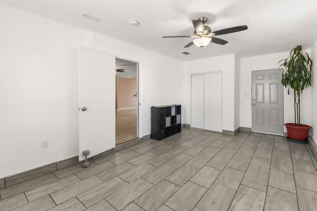 1574 5th Ave, Olivehurst, CA 95961