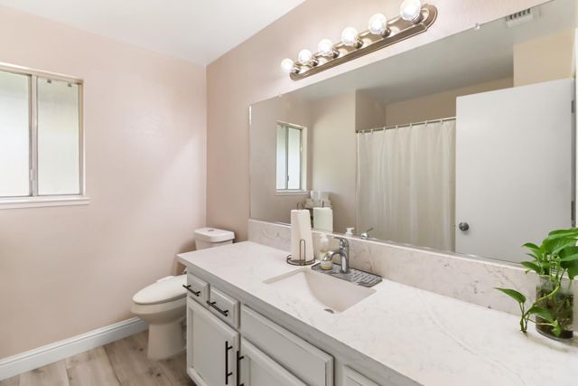 1574 5th Ave, Olivehurst, CA 95961