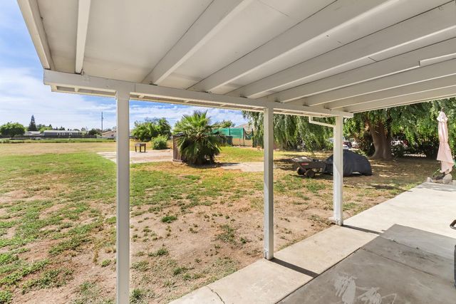 1574 5th Ave, Olivehurst, CA 95961