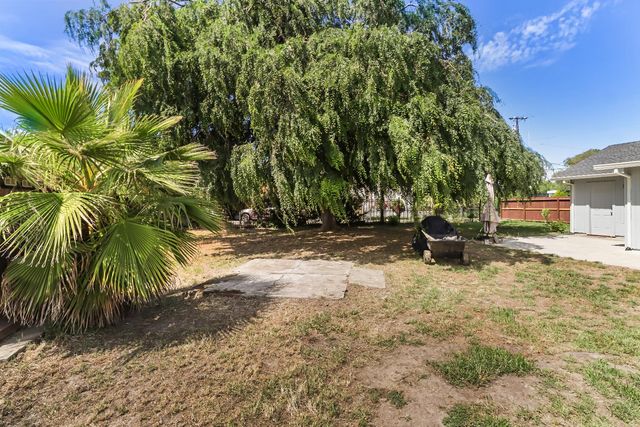 1574 5th Ave, Olivehurst, CA 95961