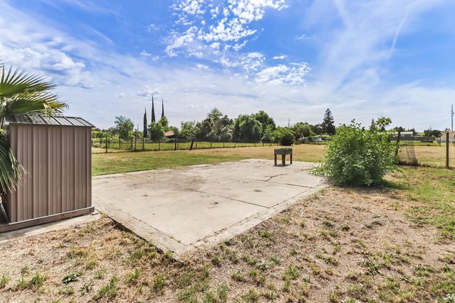 1574 5th Ave, Olivehurst, CA 95961