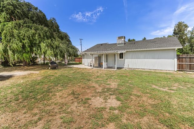 1574 5th Ave, Olivehurst, CA 95961