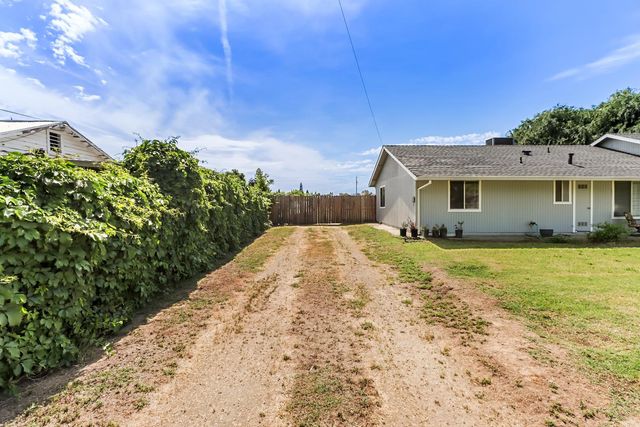 1574 5th Ave, Olivehurst, CA 95961