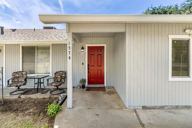 1574 5th Ave, Olivehurst, CA 95961