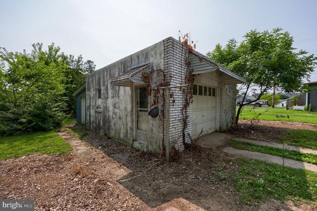 429 N PLEASANT AVE, Dallastown, PA 17313