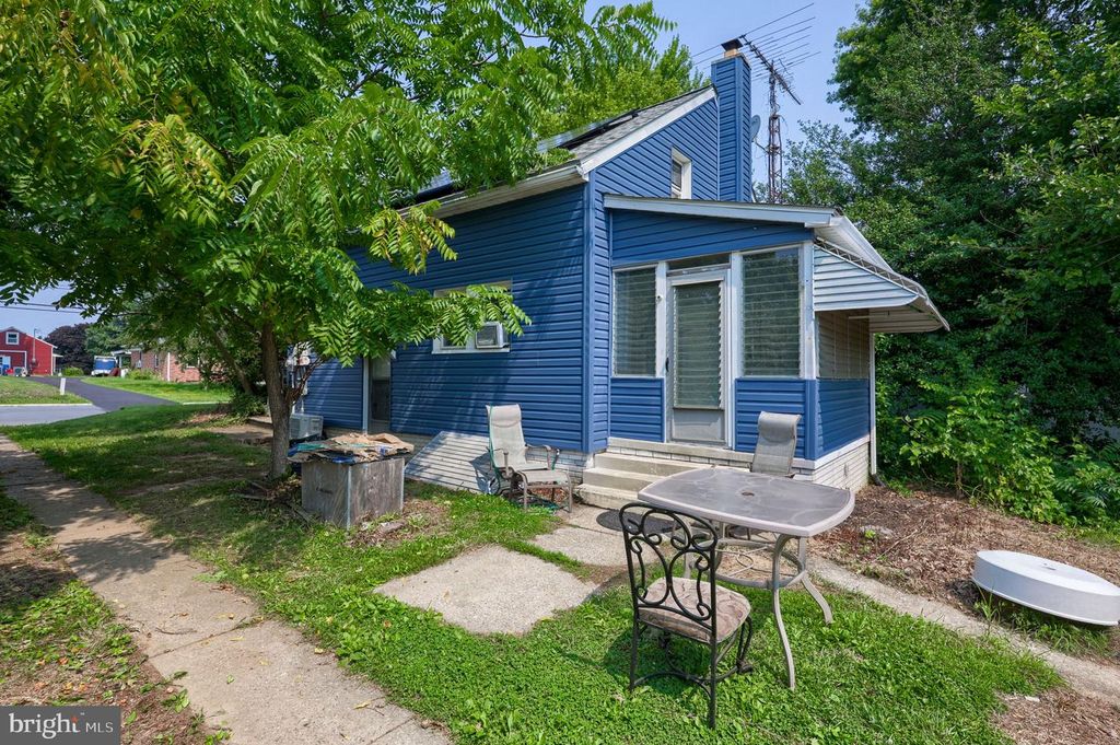 429 N PLEASANT AVE, Dallastown, PA 17313