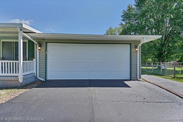 6229 Cold Spring Trail, Grand Blanc, MI 48439