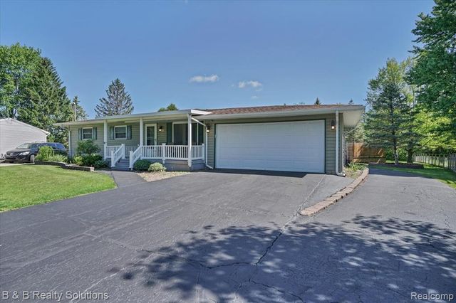 6229 Cold Spring Trail, Grand Blanc, MI 48439