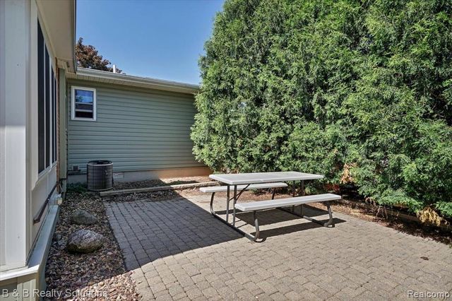 6229 Cold Spring Trail, Grand Blanc, MI 48439